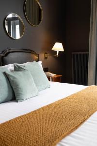 CARLTON LILLE